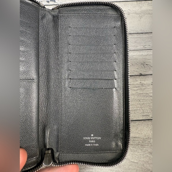 Louis Vuitton Long Wallet Zippy Vertical Ardoise Black Taiga - Picture 10 of 16
